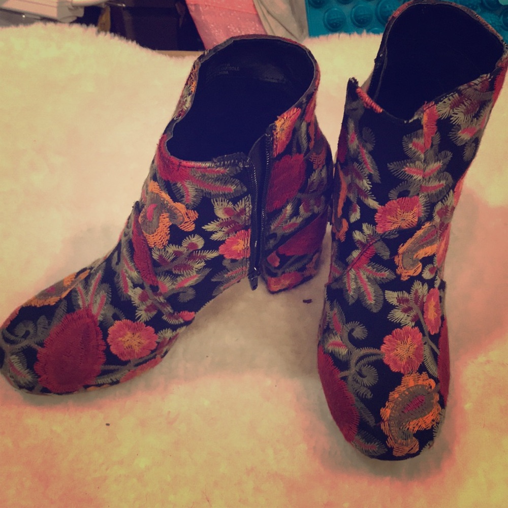 MIA floral booties
